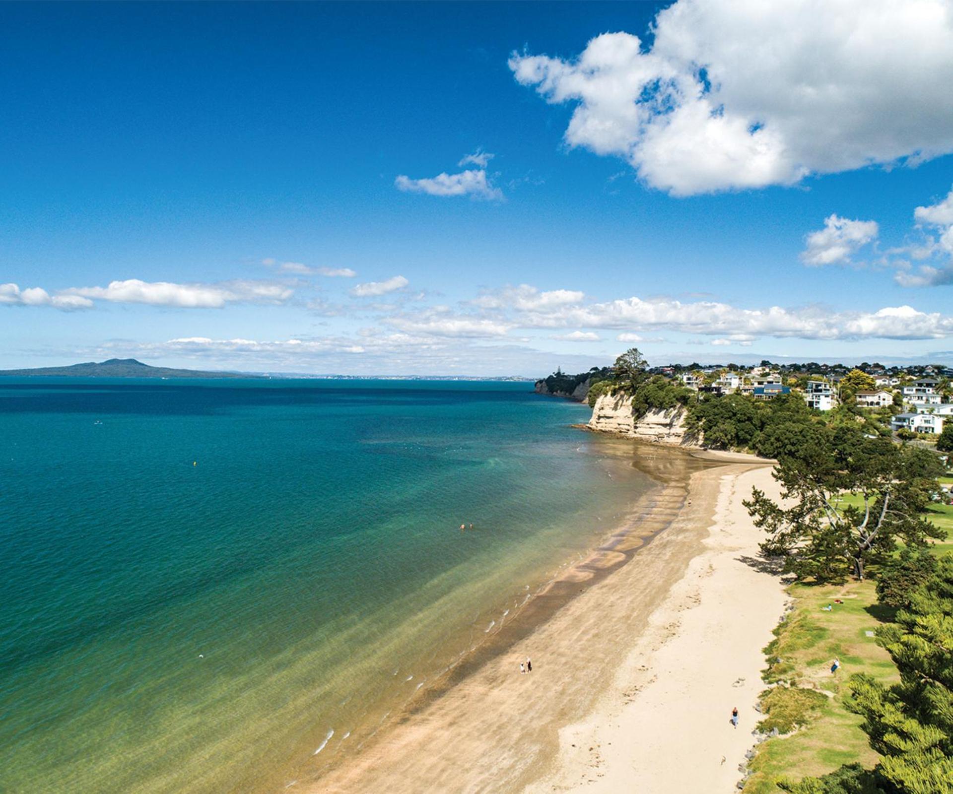 7Br 3Bh Beach Escape. 2 Min To Browns Bay Beach Оукланд Екстериор снимка